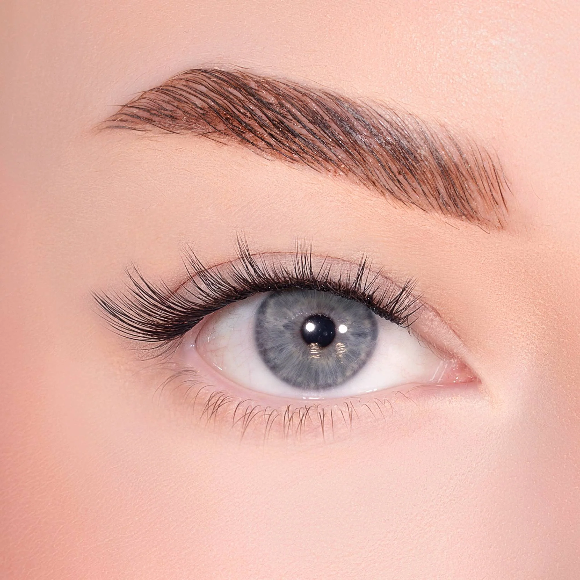 Tapered Pre-Glued Lashes Set - Image 4